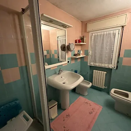 Le Rose Di Emma Nyaraló *