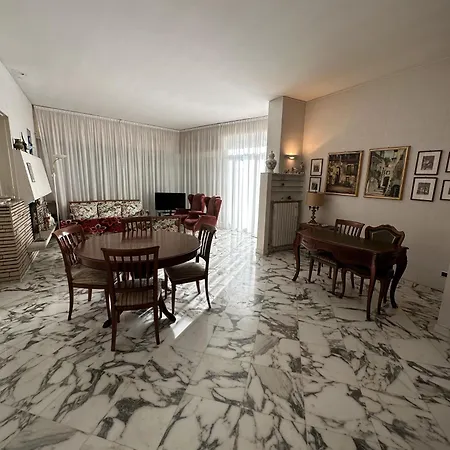 Le Rose Di Emma Nyaraló Bordighera