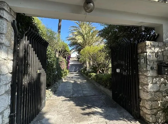 Vakantiehuis Le Rose Di Emma Bordighera